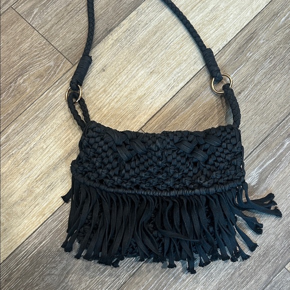 Black Woven Fringe Shoulder Bag - Picture 4 of 10